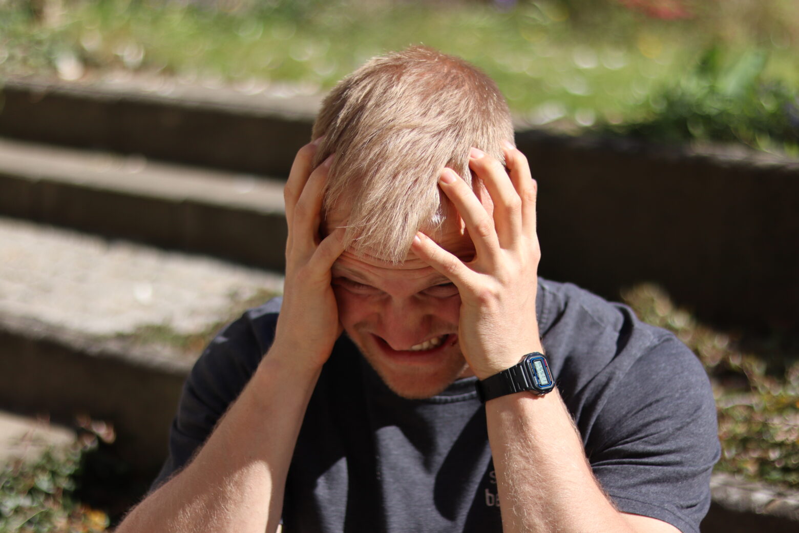 En person med hovedpine