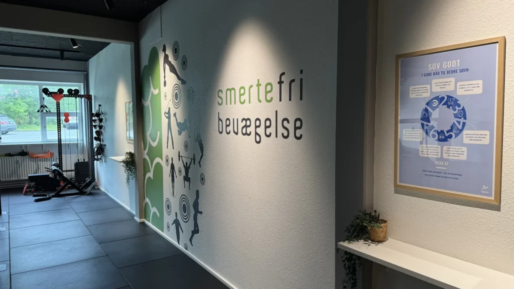 Bagvaeg - Hjem - Smertefribevægelse Bagvæg